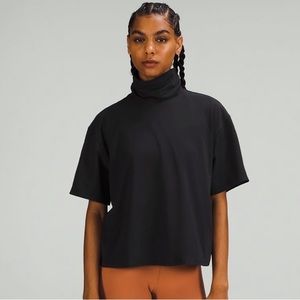 Sz 2 LULULEMON NWT TOP